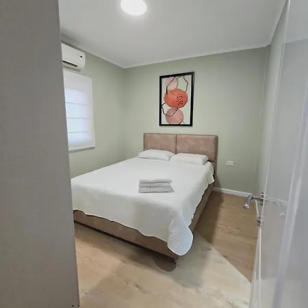 Gk Apartments Ballerina Bat Yam Exterior photo
